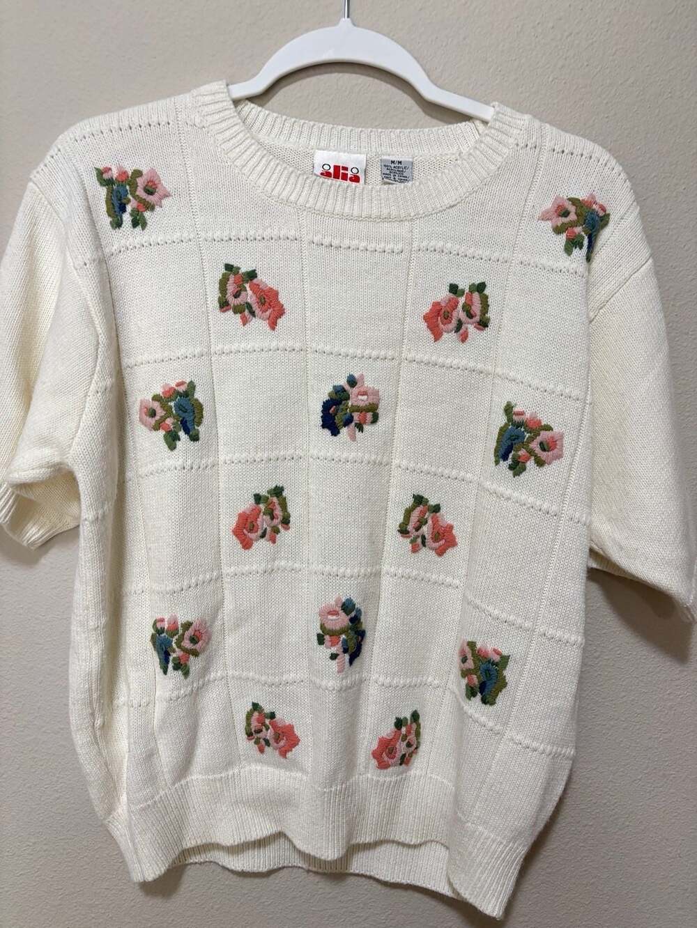 Alia Vintage Ivory Knit Floral Embroidered Short Sleeve Sweater Size M
